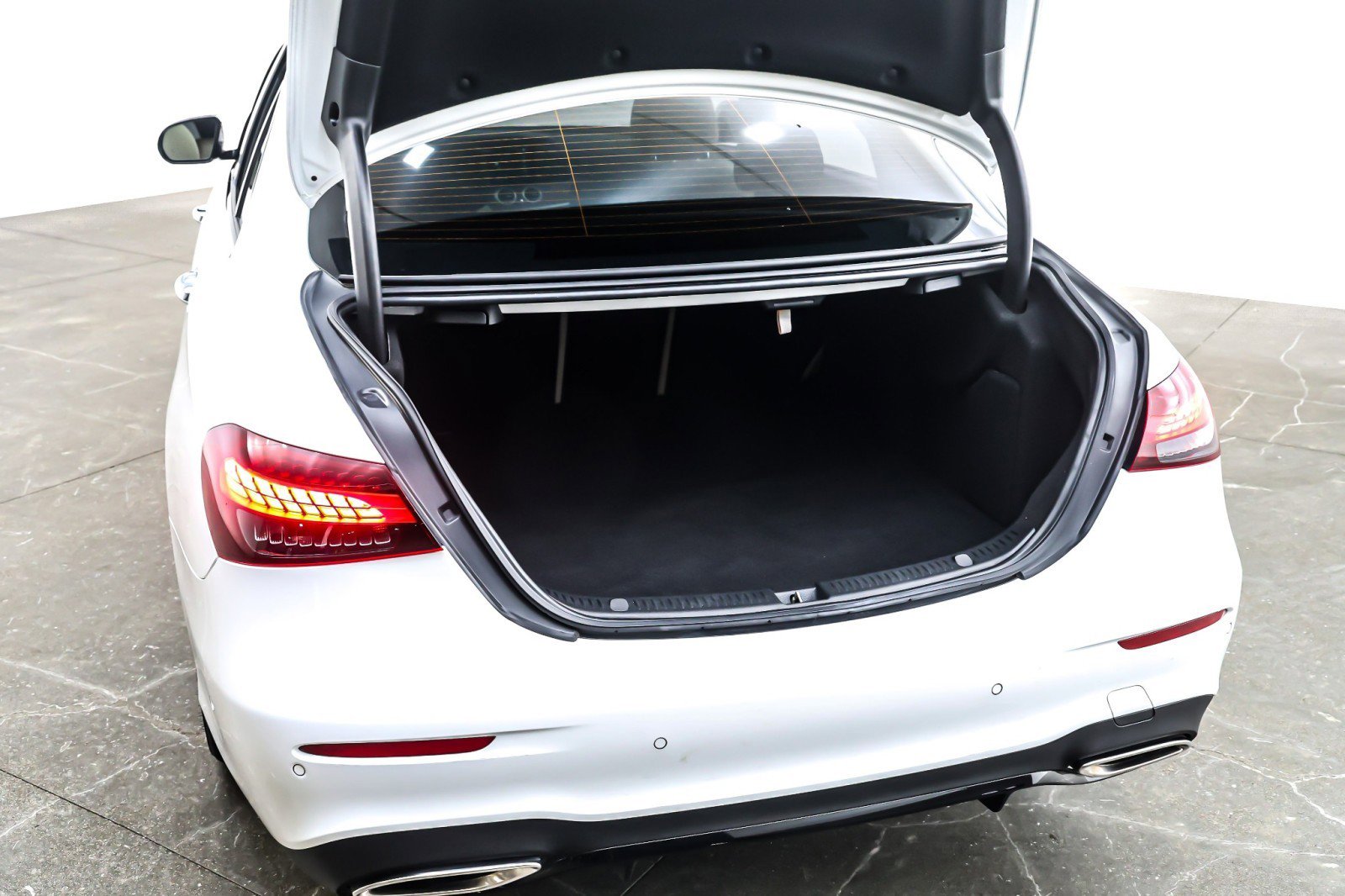 Used 2022 Mercedes-Benz E 350 Sedan w/ AMG Line Exterior image 24