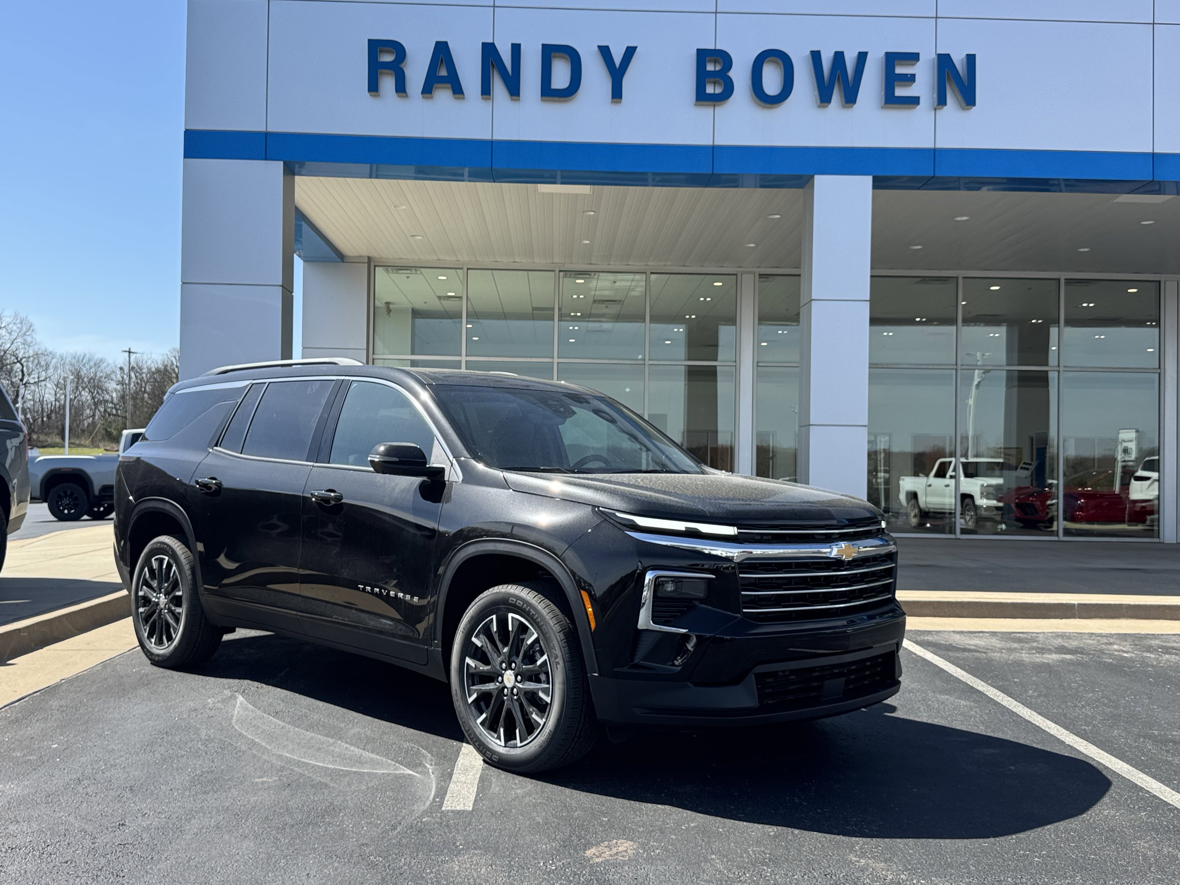 New 2026 Chevrolet Traverse LT w/ Sun and Wheel Package