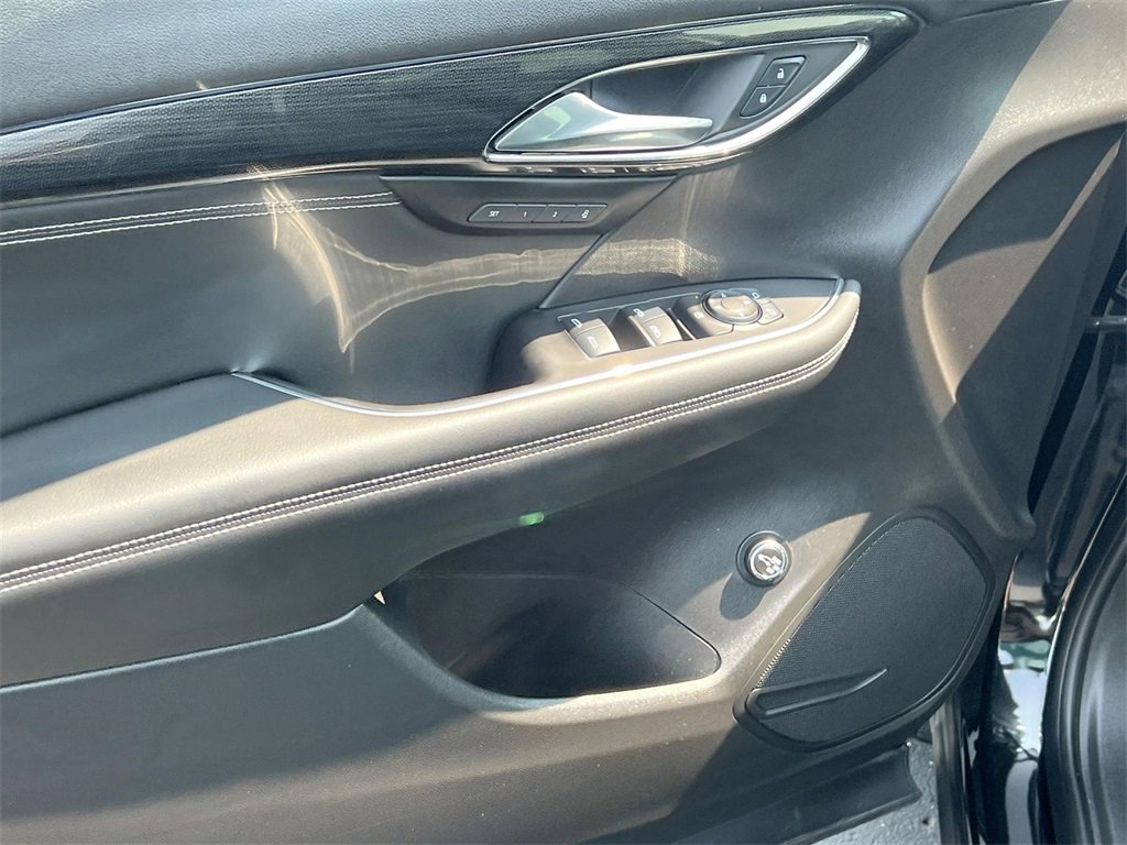 Certified 2022 Buick Envision Essence w/ Safety Package image 22