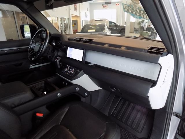 Used 2022 Land Rover Defender 110 X-Dynamic SE AWD/4WD image 18