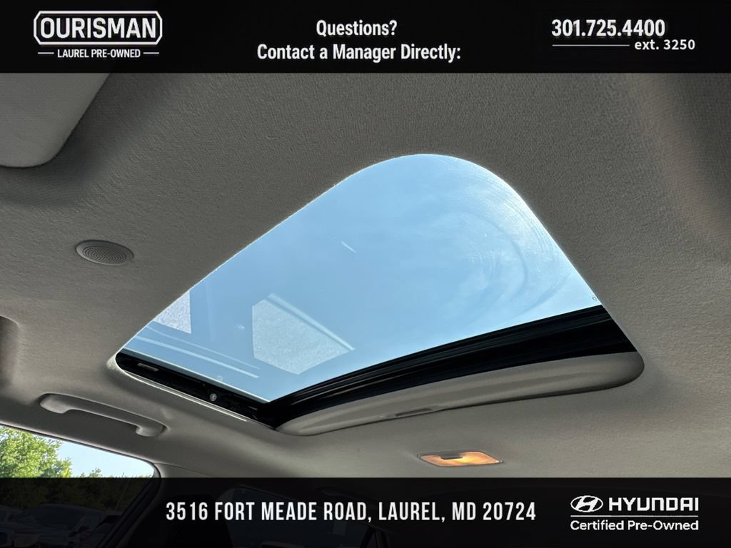 Certified 2024 Hyundai Venue SEL FWD image 18