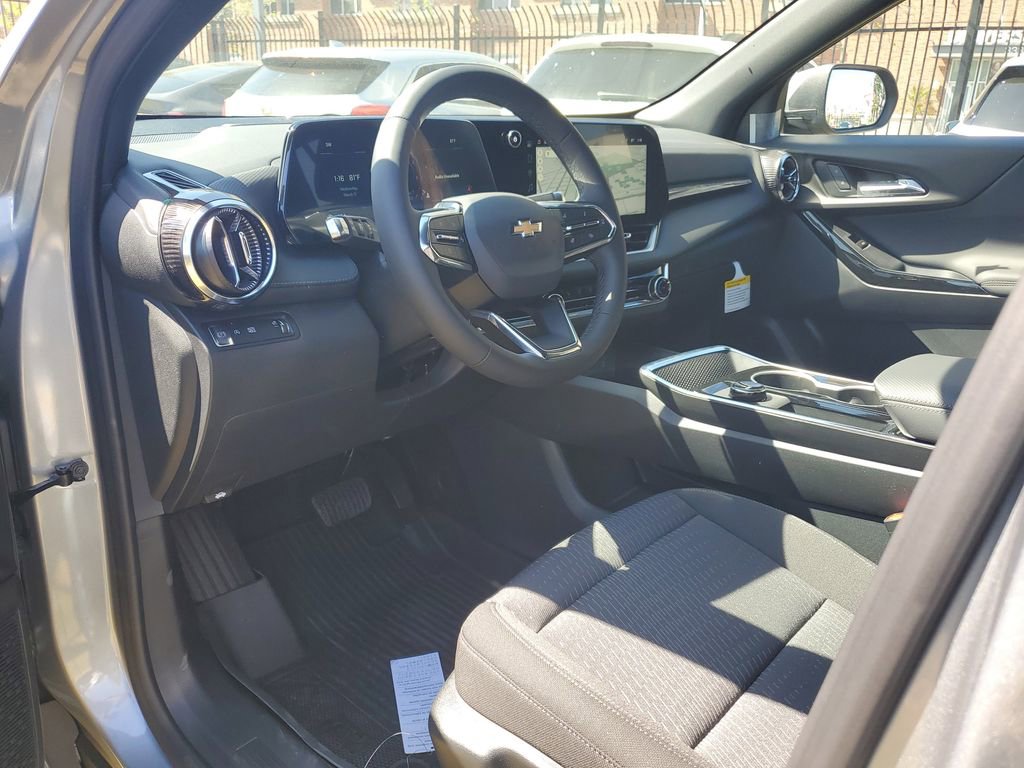 New 2026 Chevrolet Equinox LT w/ LPO, Floor Liner Package image 17