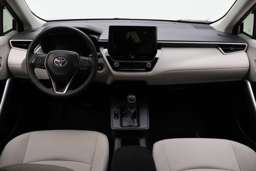 Used 2026 Toyota Corolla Cross LE FWD image 24