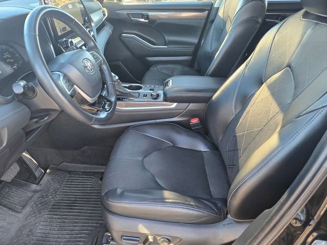 Used 2023 Toyota Highlander Platinum image 18