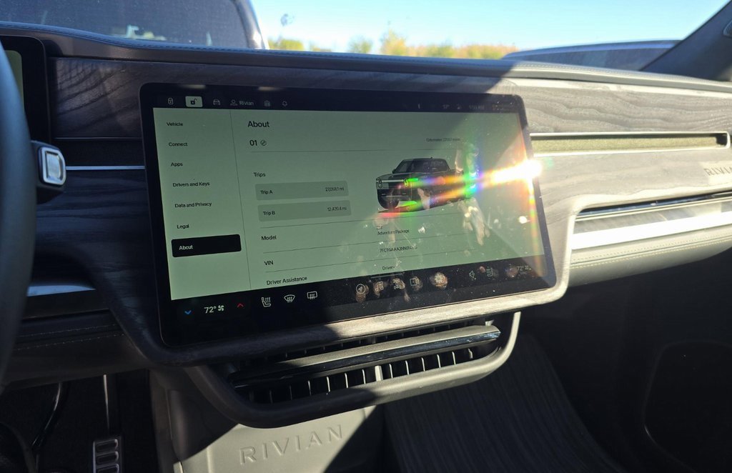 Used 2022 Rivian R1T Adventure image 11