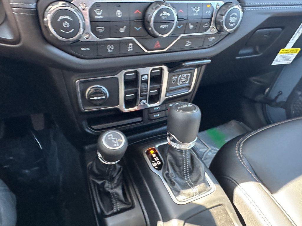 New 2026 Jeep Gladiator Sport AWD/4WD image 24
