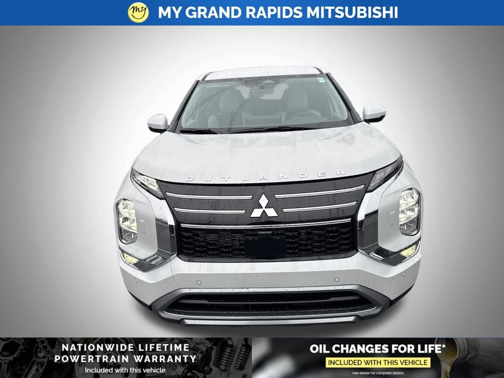 New 2026 Mitsubishi Outlander SE image 2