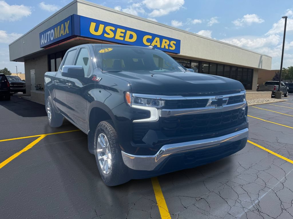 Used 2023 Chevrolet Silverado 1500 LT AWD/4WD image 4