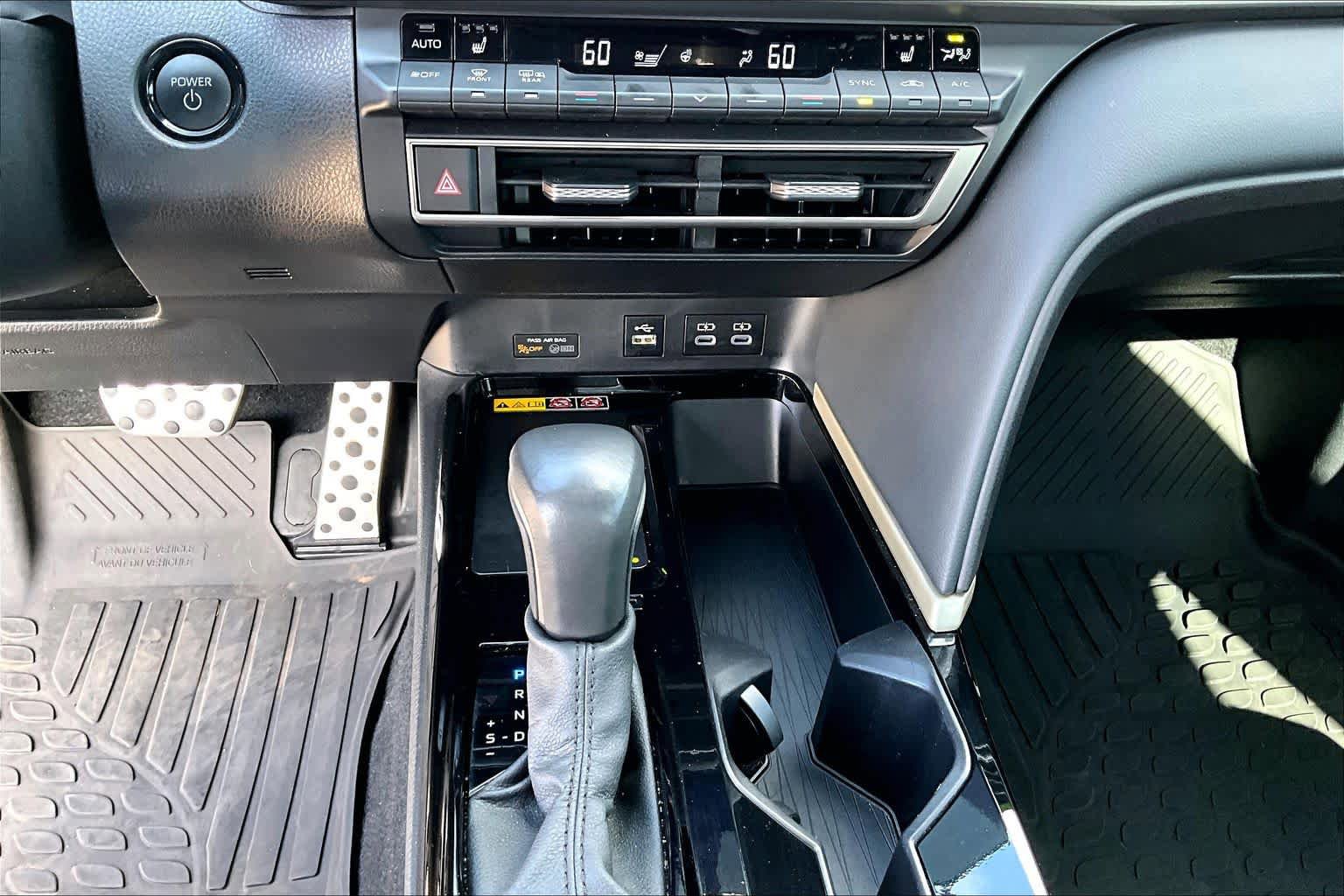 Used 2025 Toyota Camry XSE FWD image 30