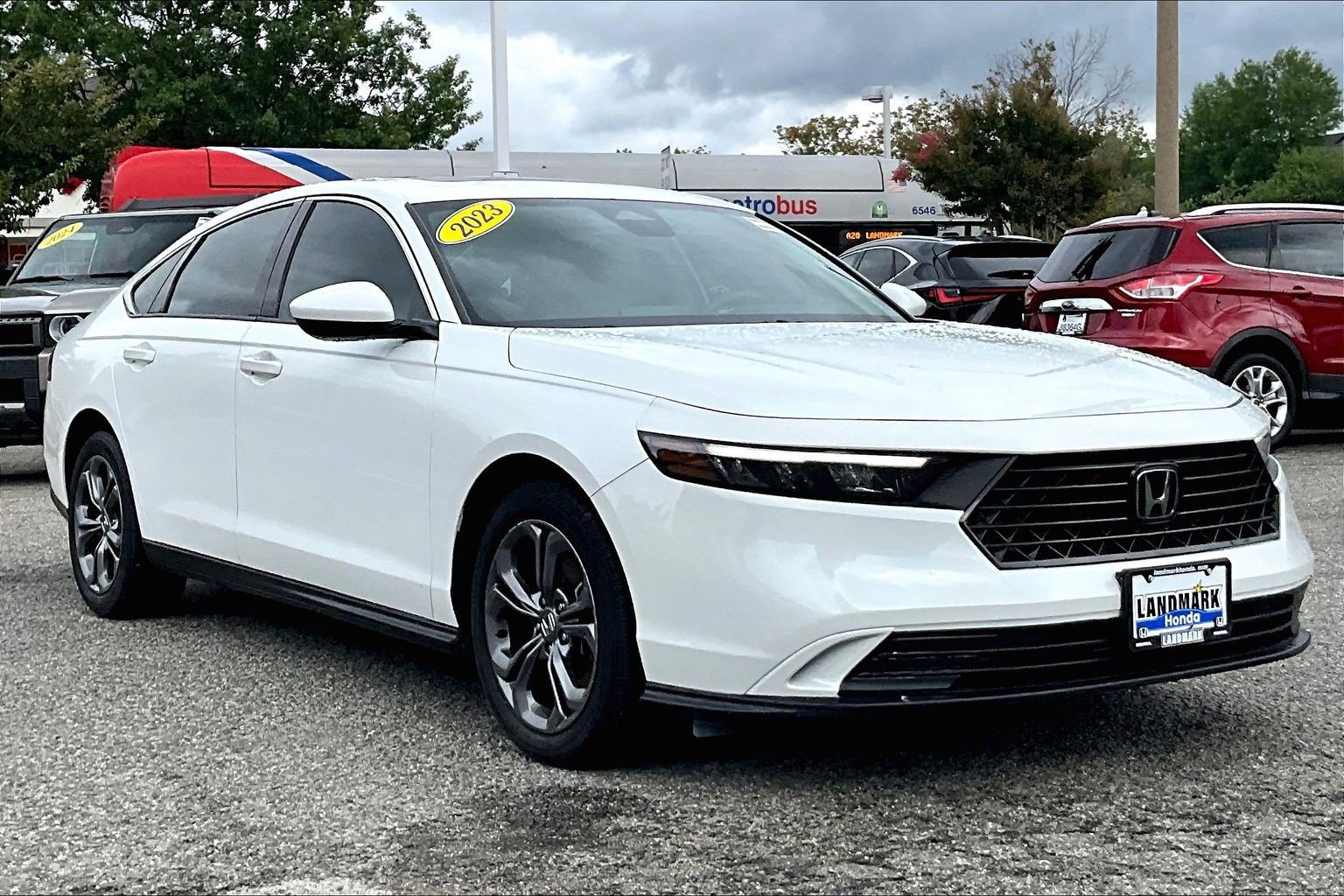 Used 2023 Honda Accord EX image 11