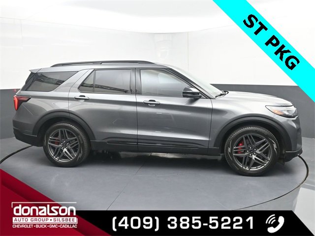 Used 2025 Ford Explorer ST image 1