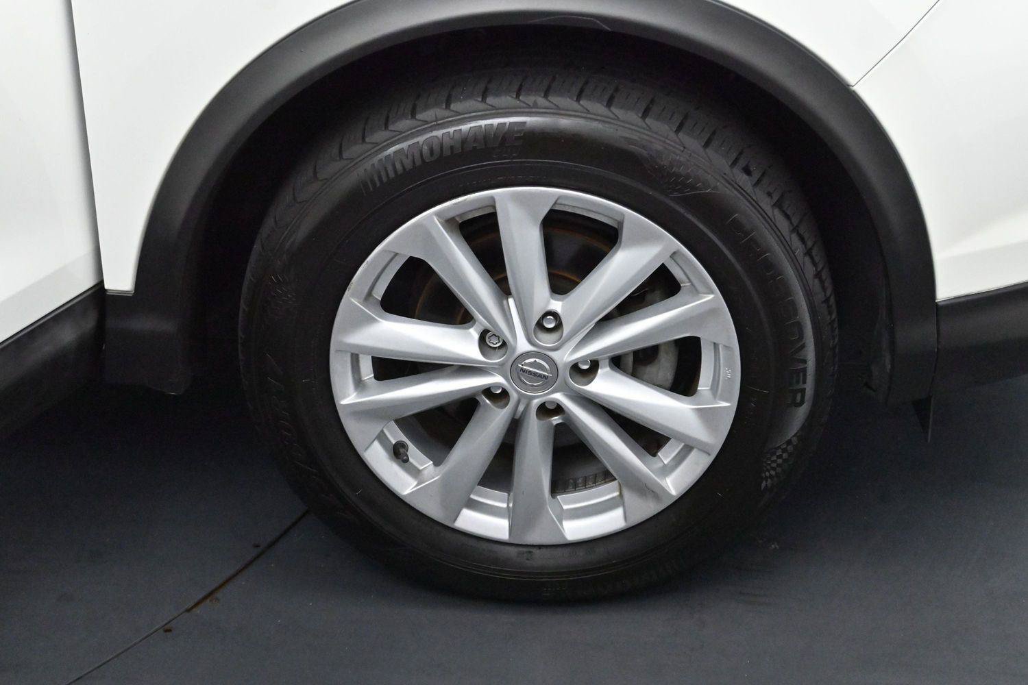 Used 2017 Nissan Rogue Sport SV FWD image 30