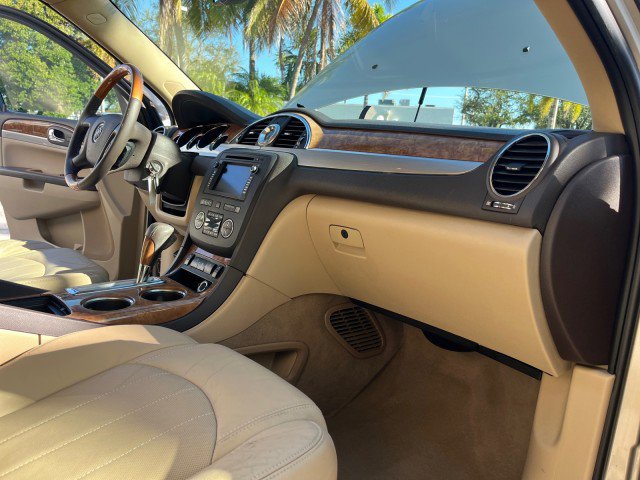 Used 2011 Buick Enclave CXL image 13