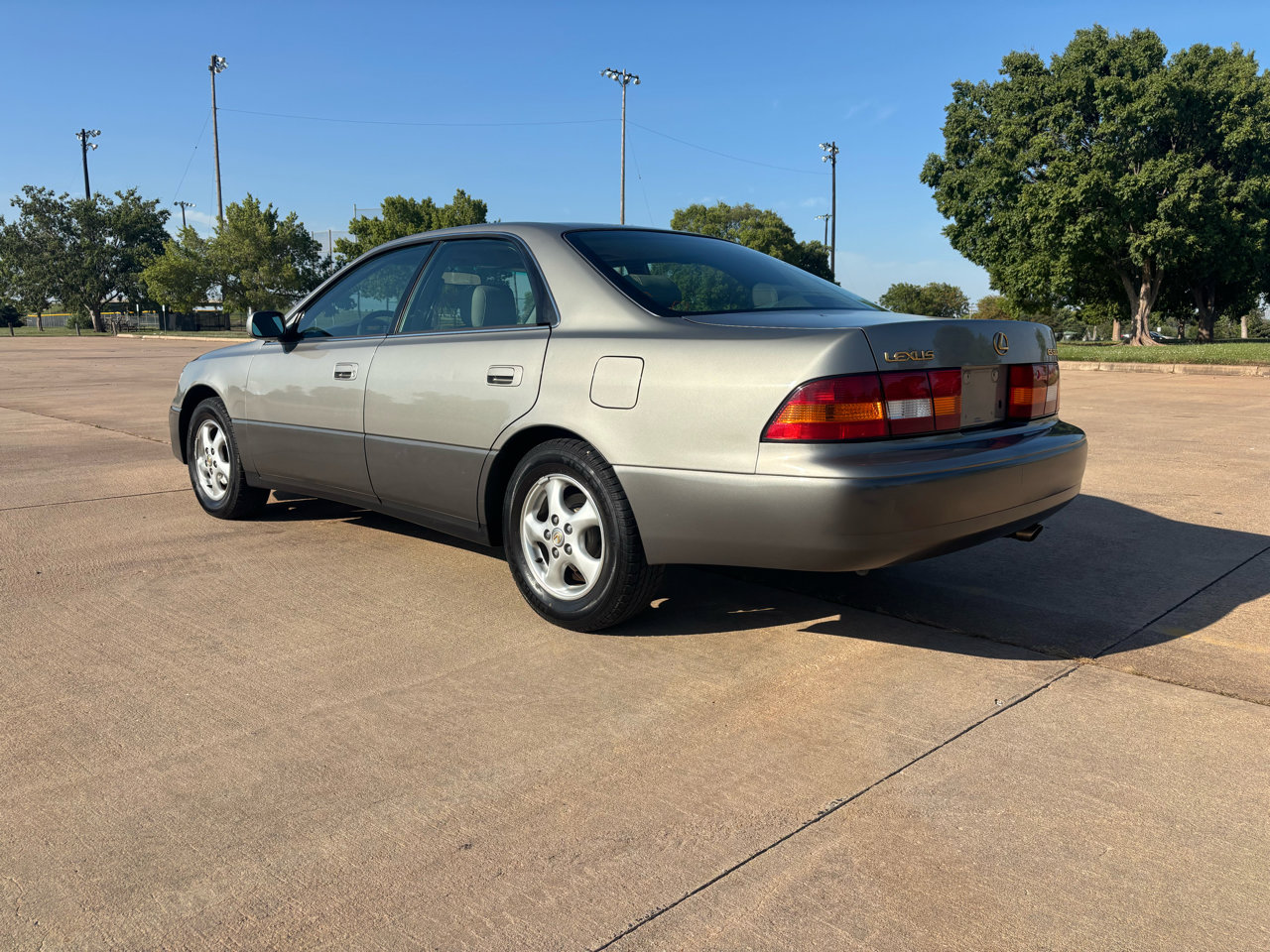 Used 1999 Lexus ES 330 image 6
