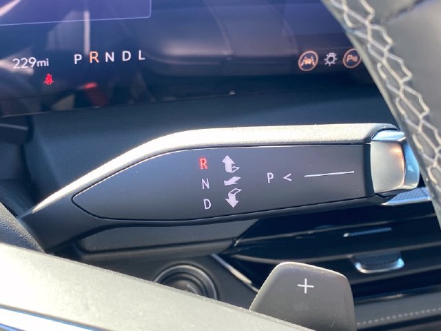 Certified 2025 Buick Enclave Preferred FWD image 13