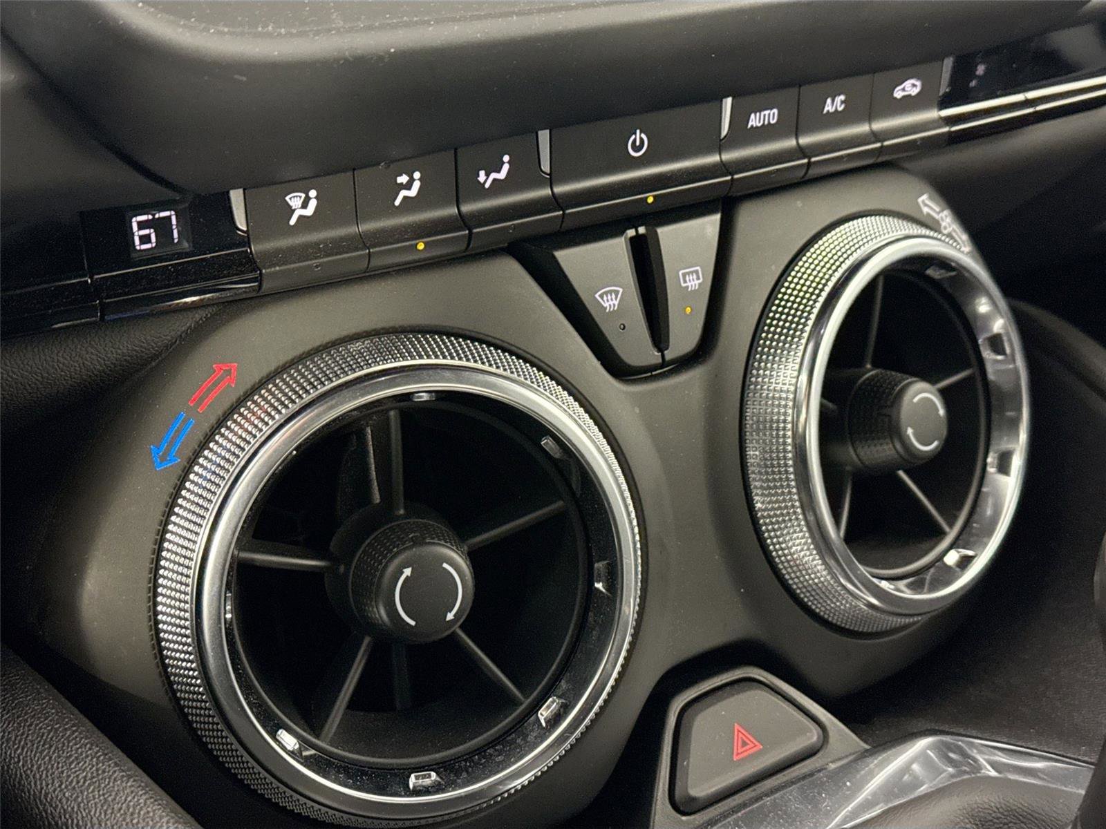 Used 2021 Chevrolet Camaro LT image 22