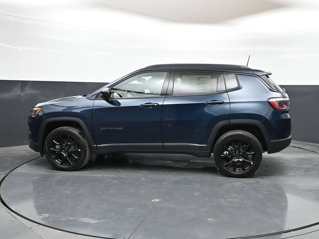 New 2026 Jeep Compass Latitude AWD/4WD image 32