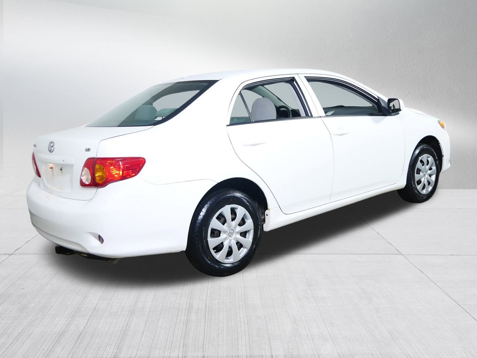 Used 2010 Toyota Corolla LE image 7