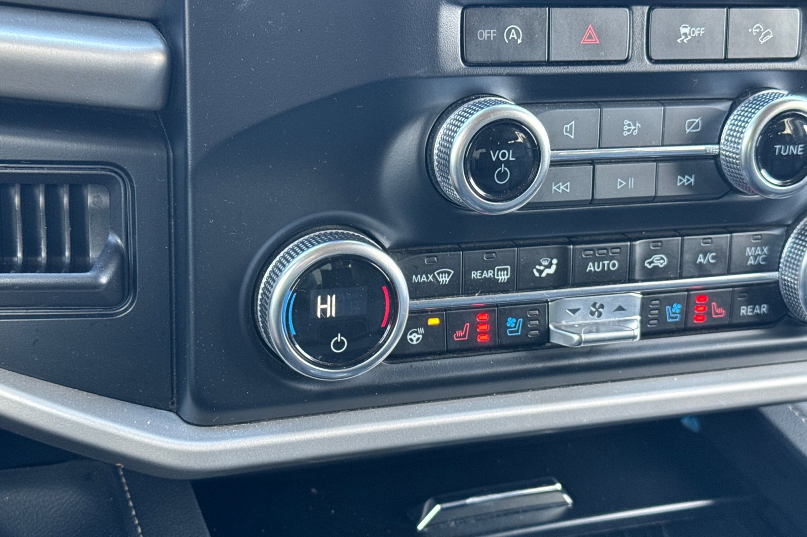 Used 2024 Ford Expedition XLT image 30