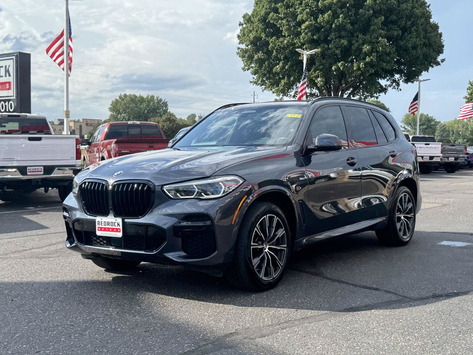Used 2022 BMW X5 M50i w/ Executive Package AWD/4WD image 3