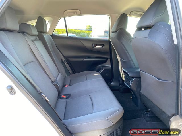 Used 2022 Toyota Venza LE image 7