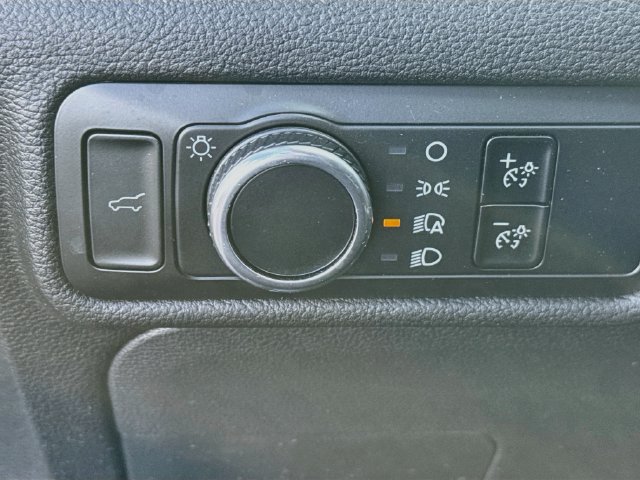 Used 2024 Ford Explorer XLT AWD/4WD image 13
