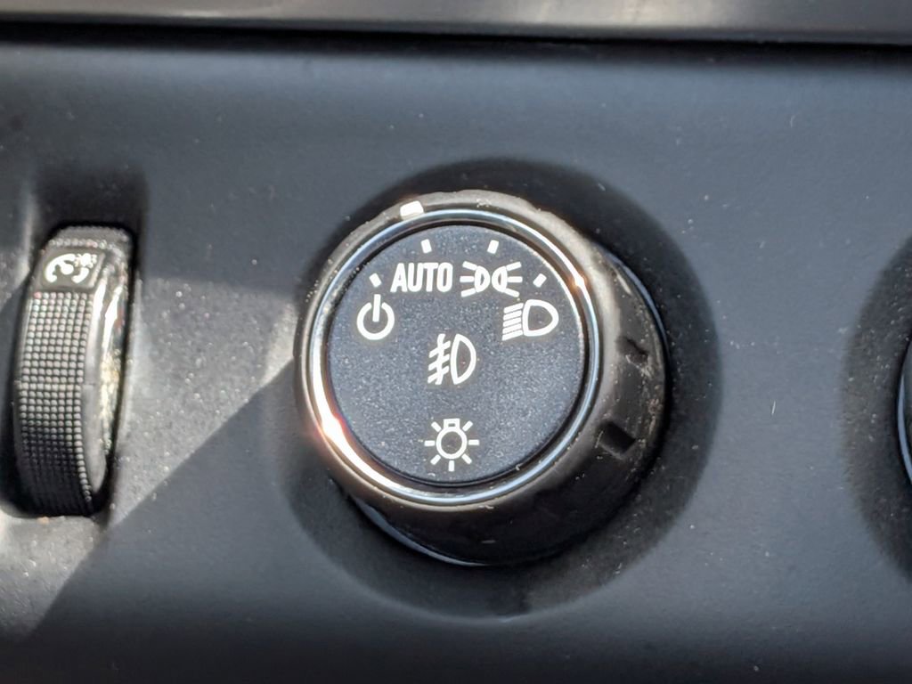 Used 2017 Chevrolet Suburban Premier image 29