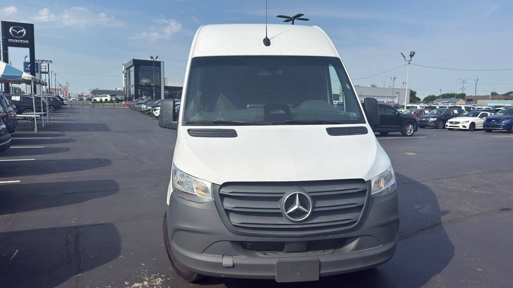 Used 2025 Mercedes-Benz Sprinter 2500 image 2