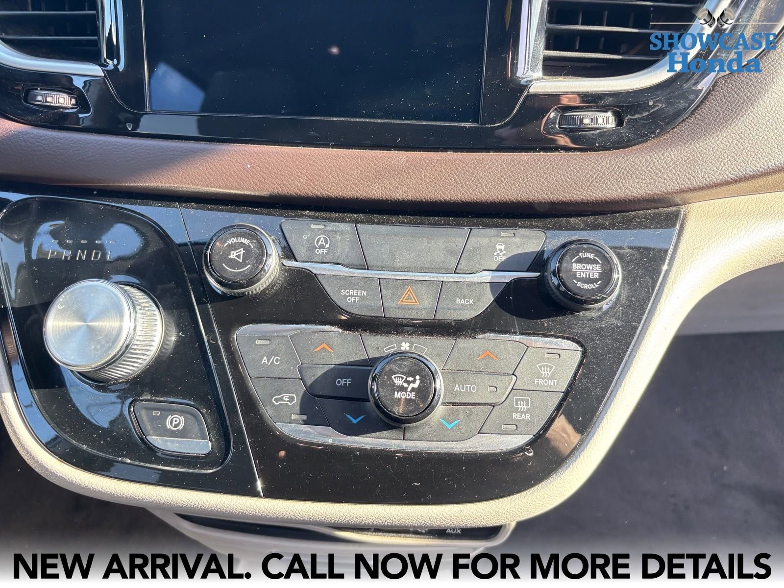 Used 2017 Chrysler Pacifica Touring Plus w/ Tire & Wheel Group image 9