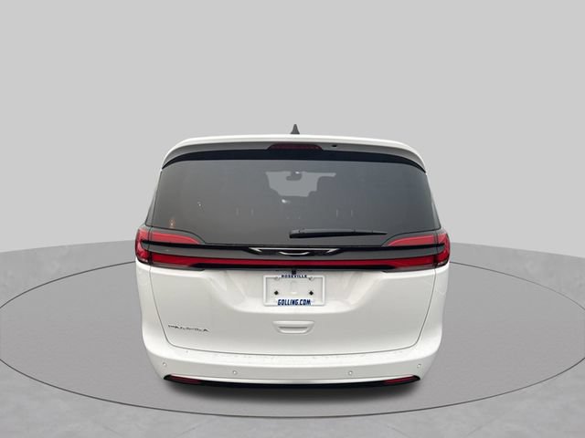 Used 2027 Chrysler Pacifica Select FWD image 5