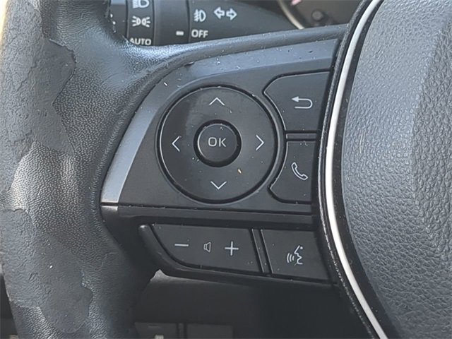 Used 2022 Toyota RAV4 XLE Premium image 25