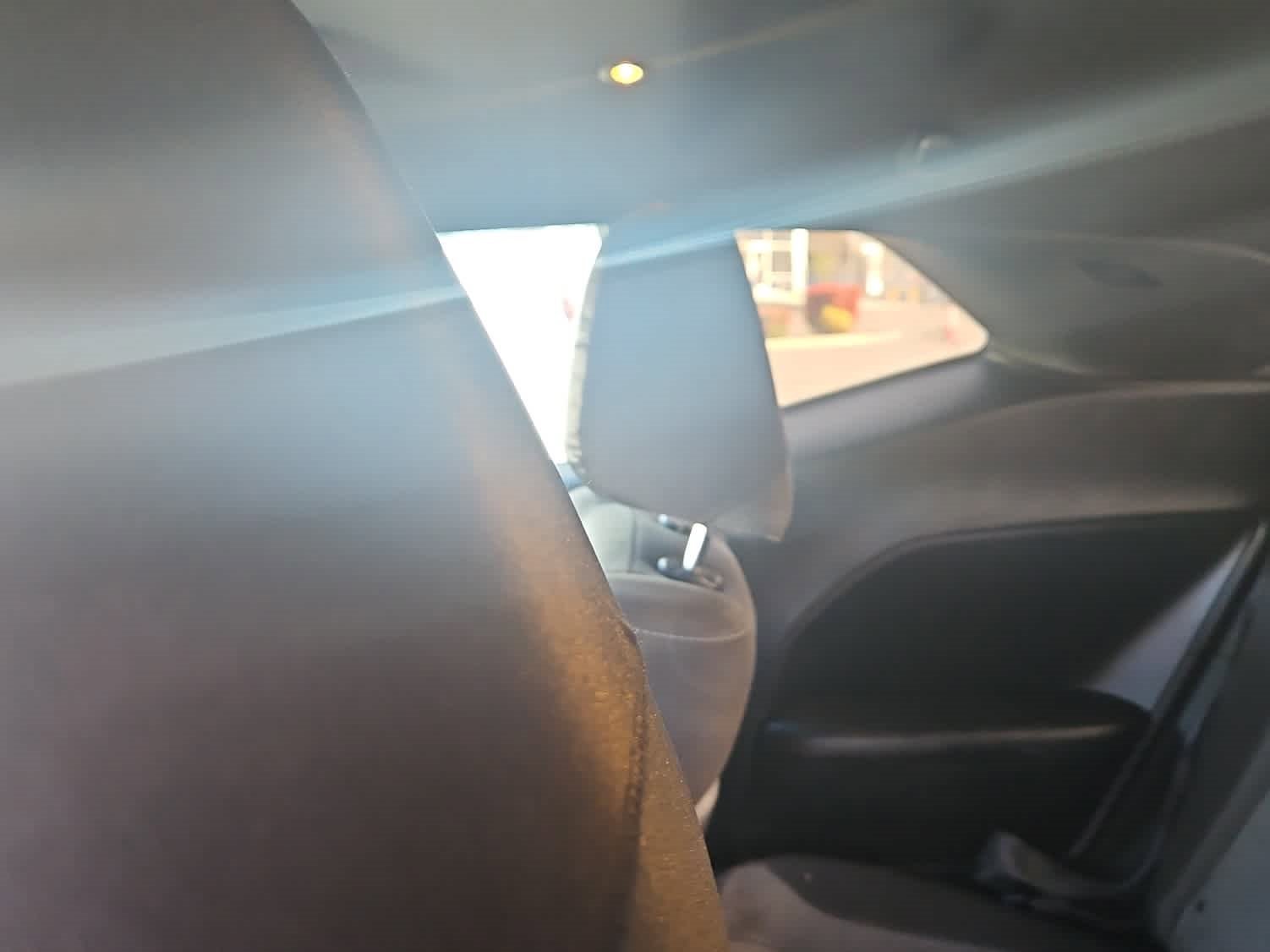 Used 2015 Dodge Challenger SXT image 11