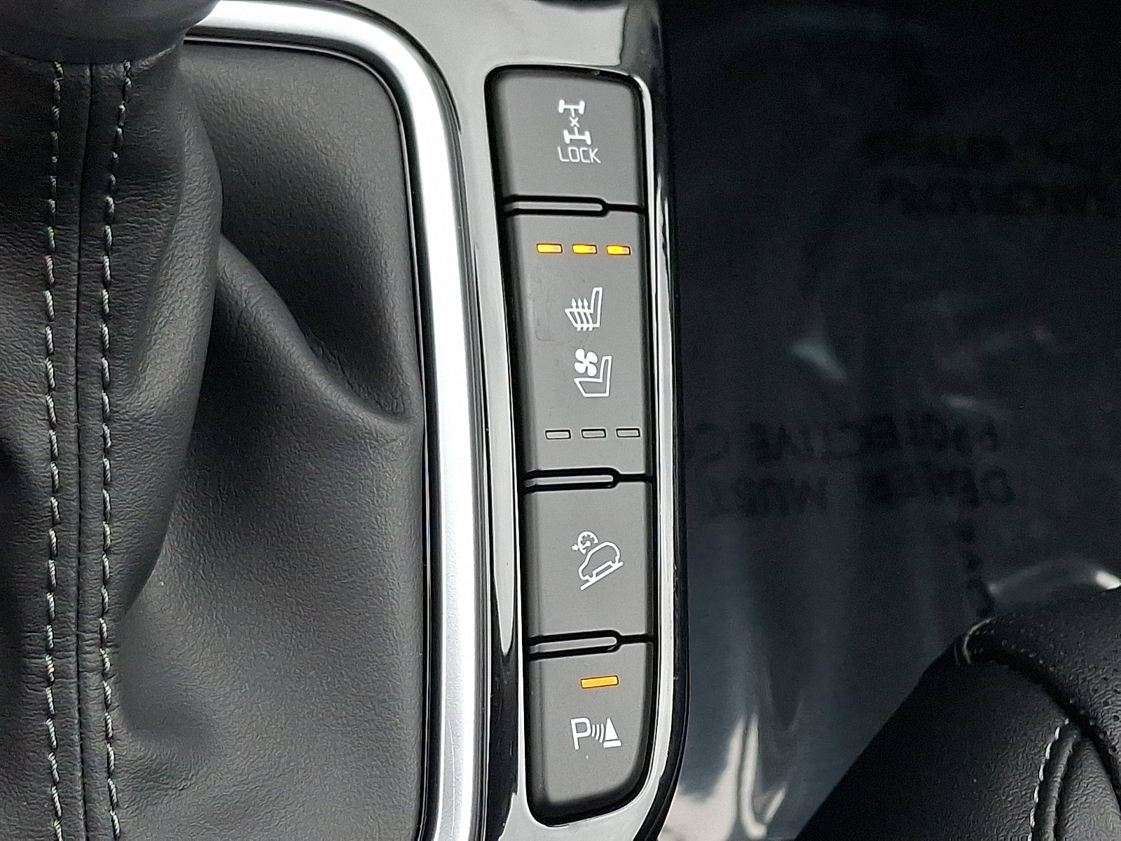 Certified 2025 Kia Seltos SX w/ SX Sunroof Package image 26