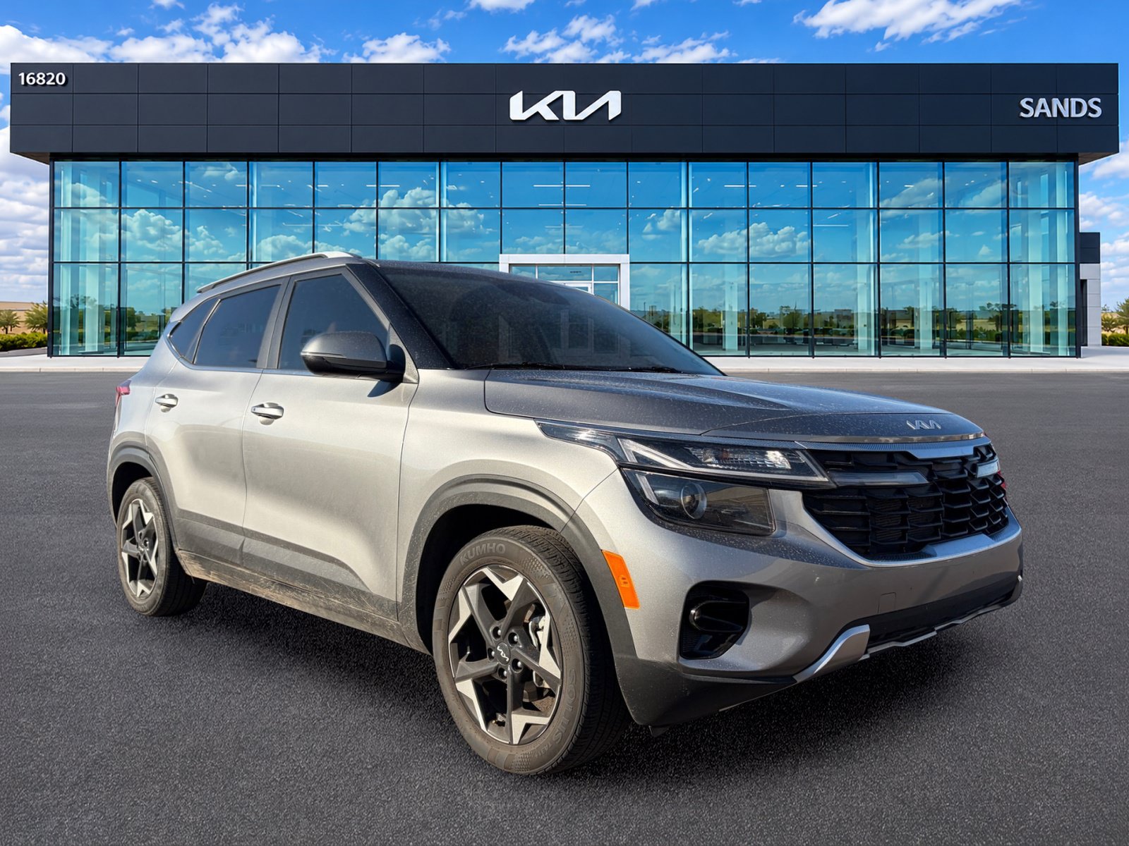 Certified 2024 Kia Seltos EX FWD image 2