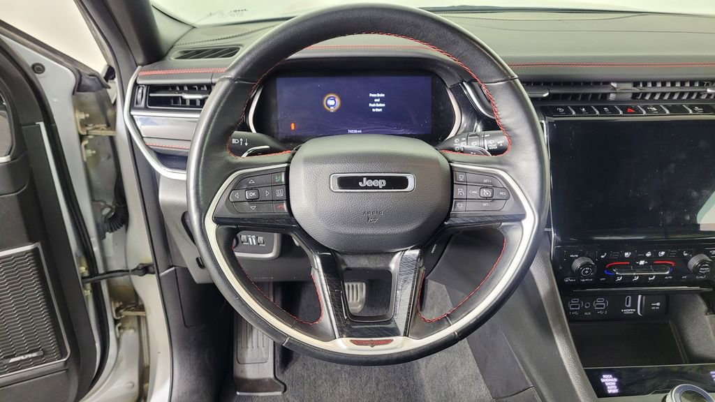 Used 2022 Jeep Grand Cherokee Trailhawk w/ Luxury Tech Group III image 16