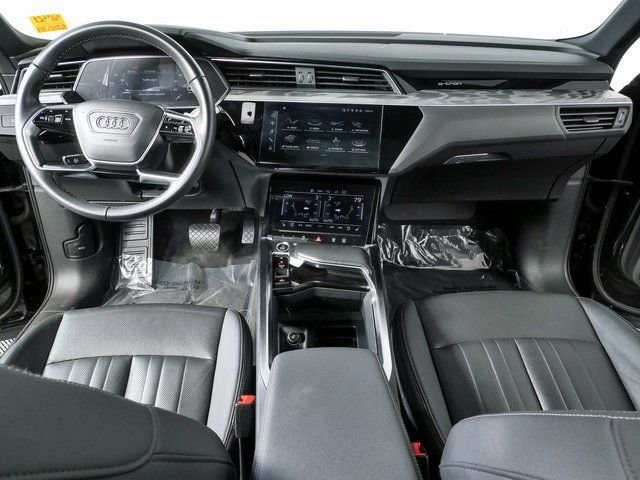 Certified 2022 Audi e-tron Premium Plus w/ Premium Plus Package image 19