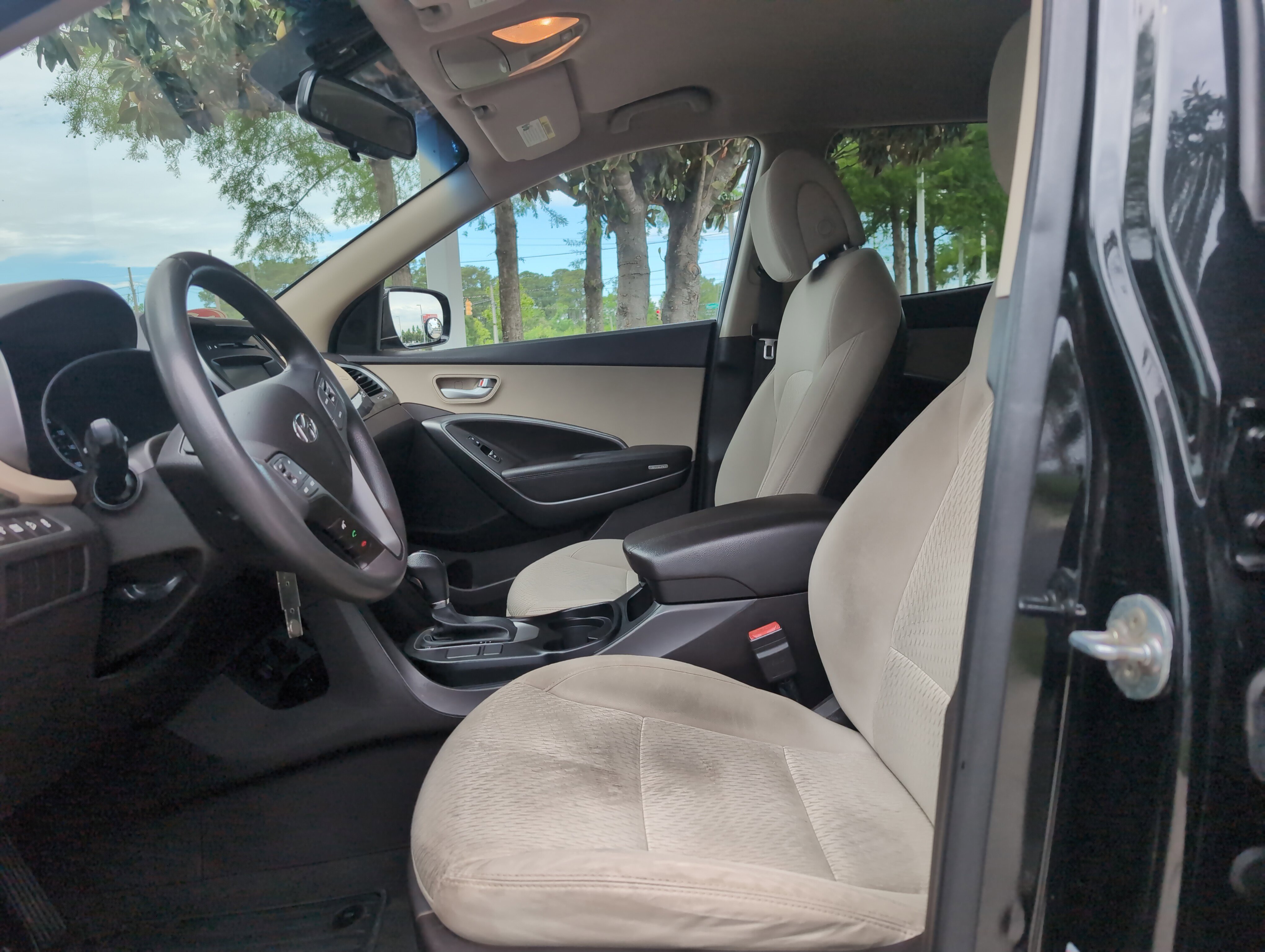 Used 2017 Hyundai Santa Fe Sport FWD image 16