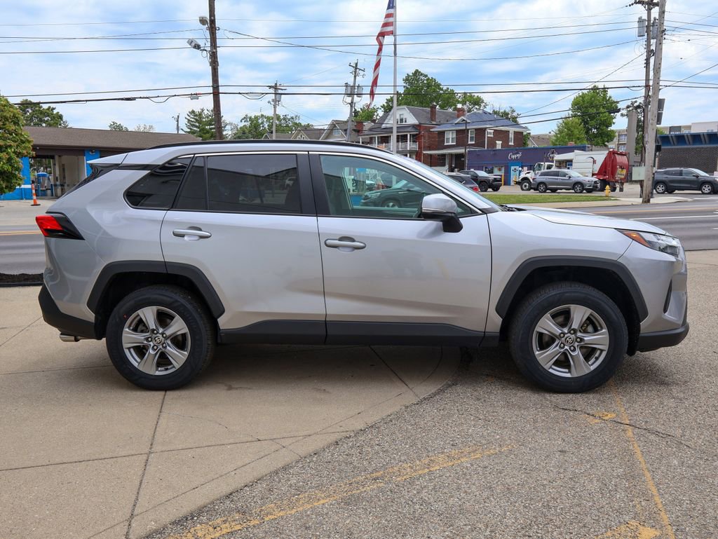 Used 2022 Toyota RAV4 XLE w/ Convenience Package AWD/4WD image 6