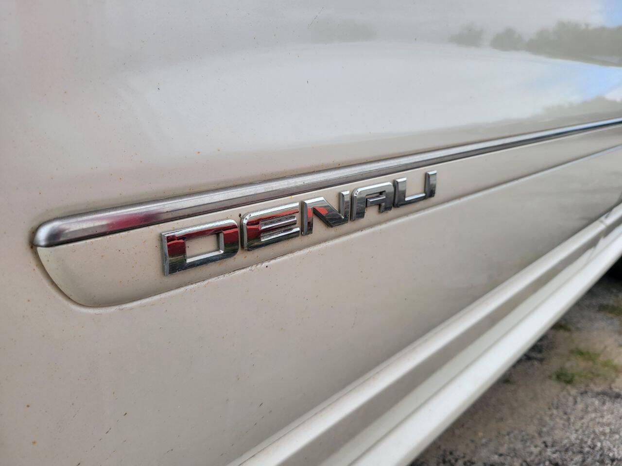 Used 2013 GMC Acadia Denali image 4