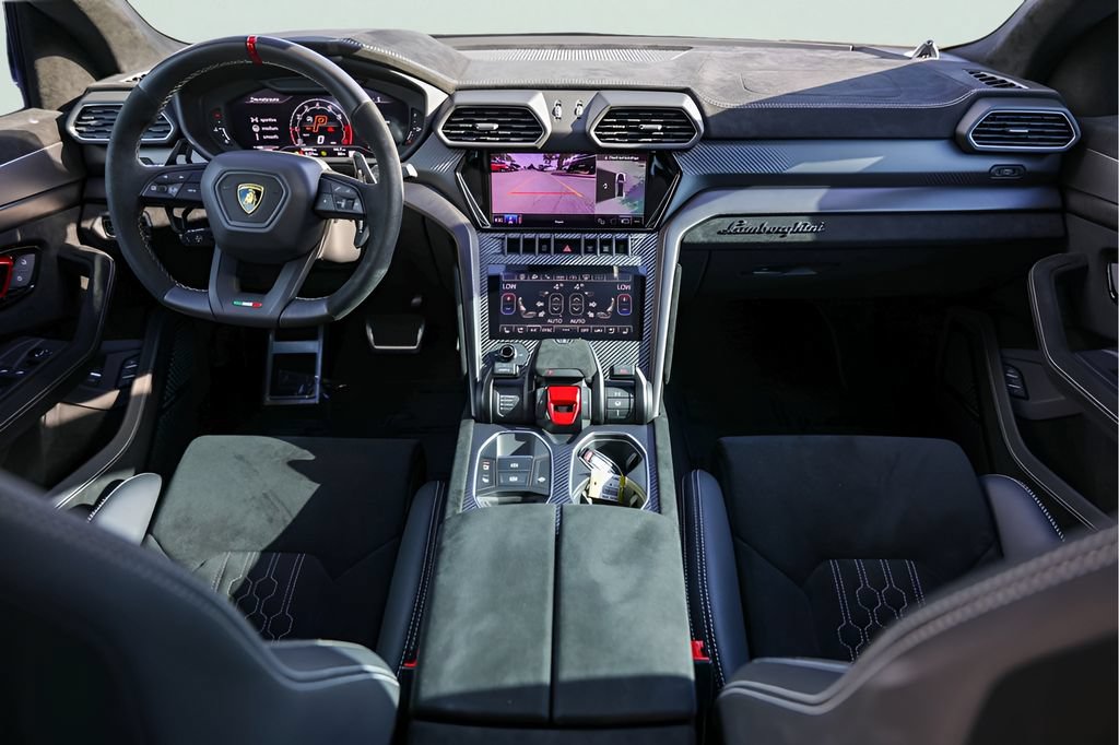 Used 2024 Lamborghini Urus Performante AWD/4WD image 30