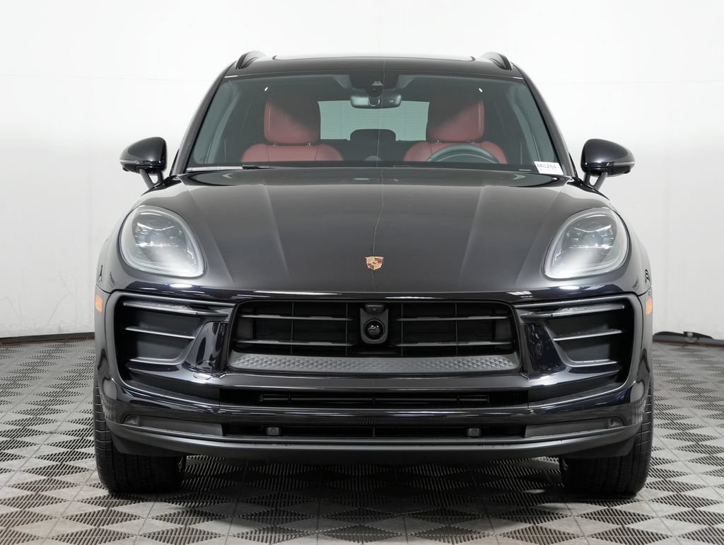 Certified 2026 Porsche Macan AWD/4WD image 10