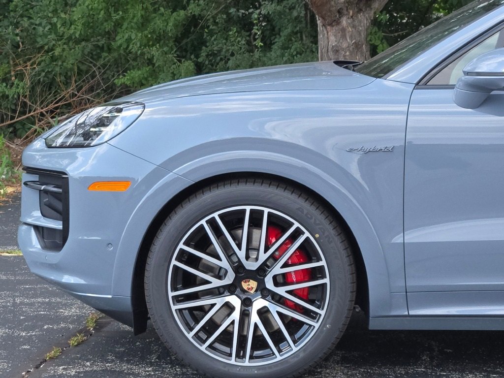 New 2025 Porsche Cayenne S image 11