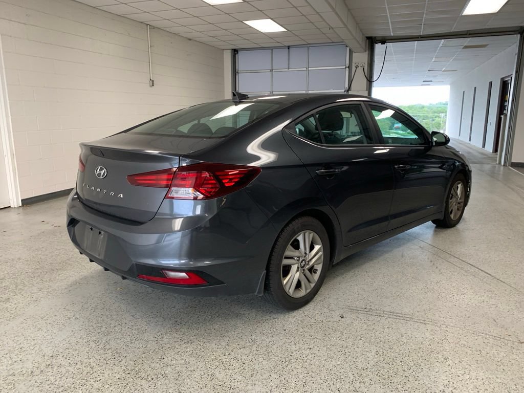 Used 2020 Hyundai Elantra SEL w/ Winter Weather Package FWD image 4