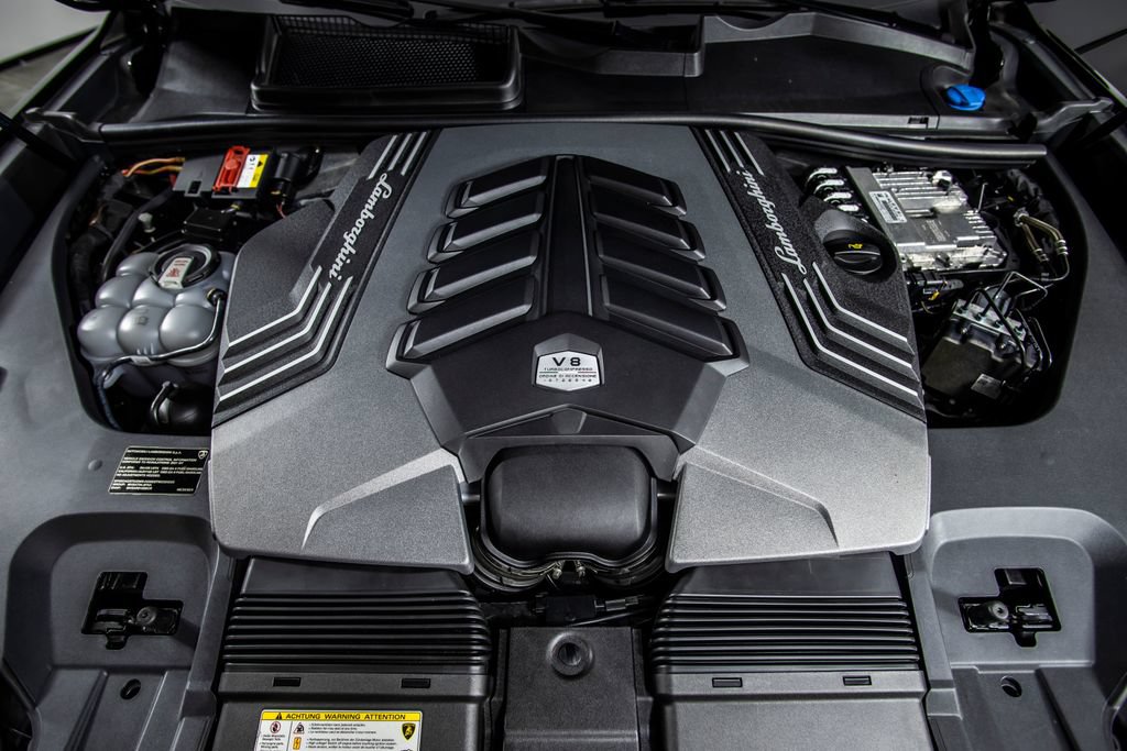 Used 2021 Lamborghini Urus AWD/4WD image 45