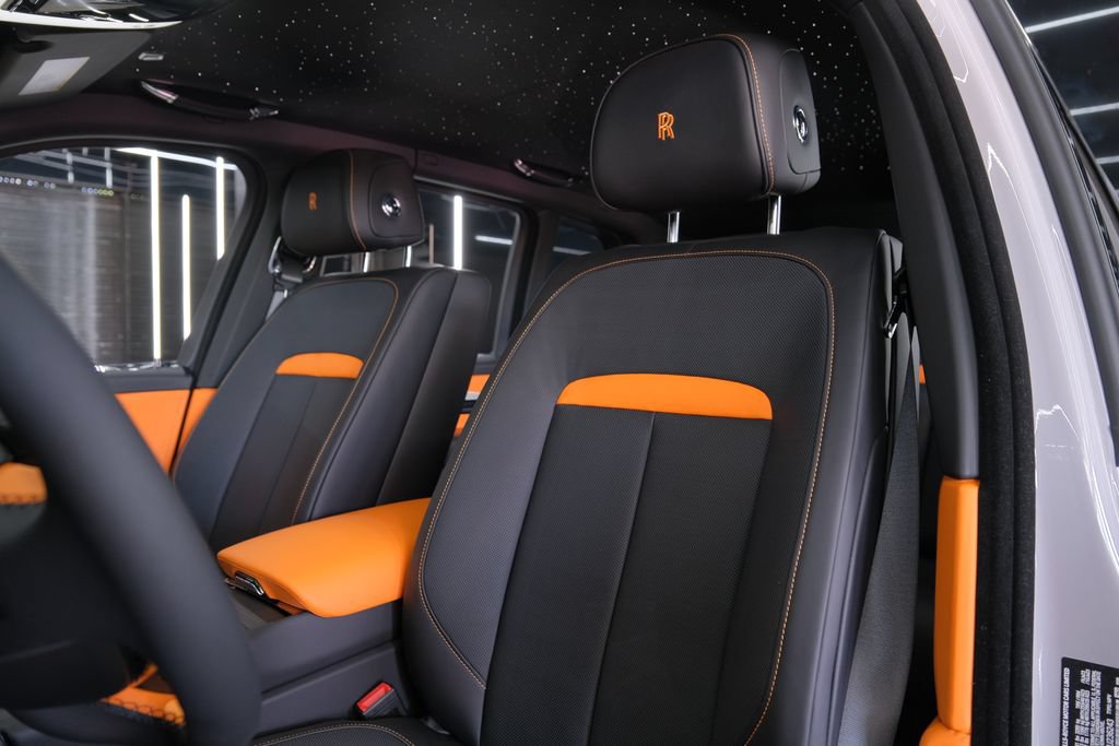 Used 2026 Rolls-Royce Cullinan AWD/4WD image 39