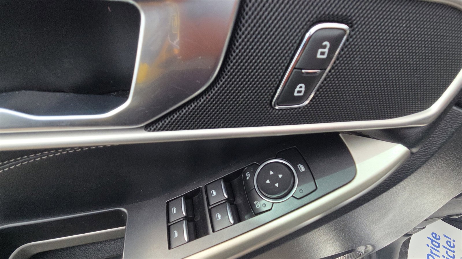 Used 2020 Ford Explorer XLT w/ Equipment Group 202A image 23