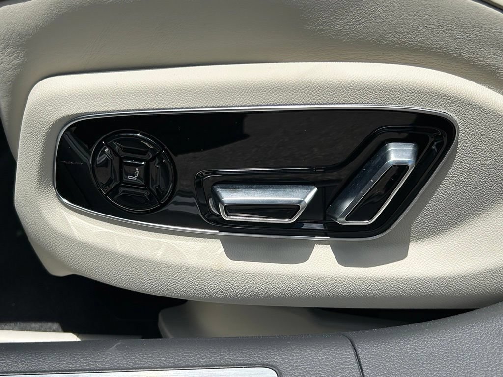 New 2026 Audi A8 L 3.0T AWD/4WD image 22