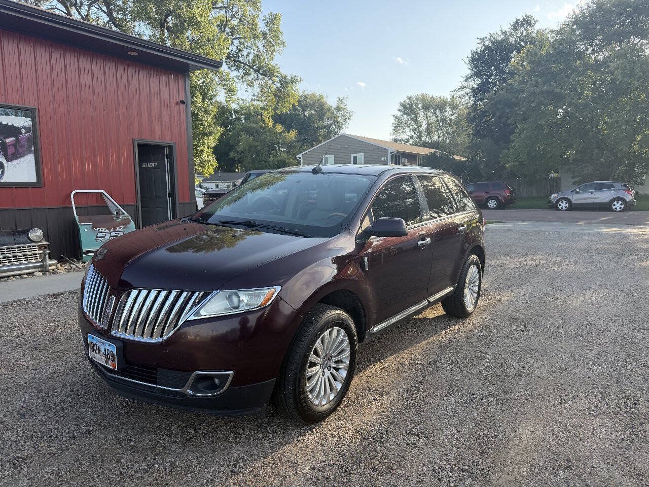Used 2011 Lincoln MKX 2WD w/ Wood Pkg image 2