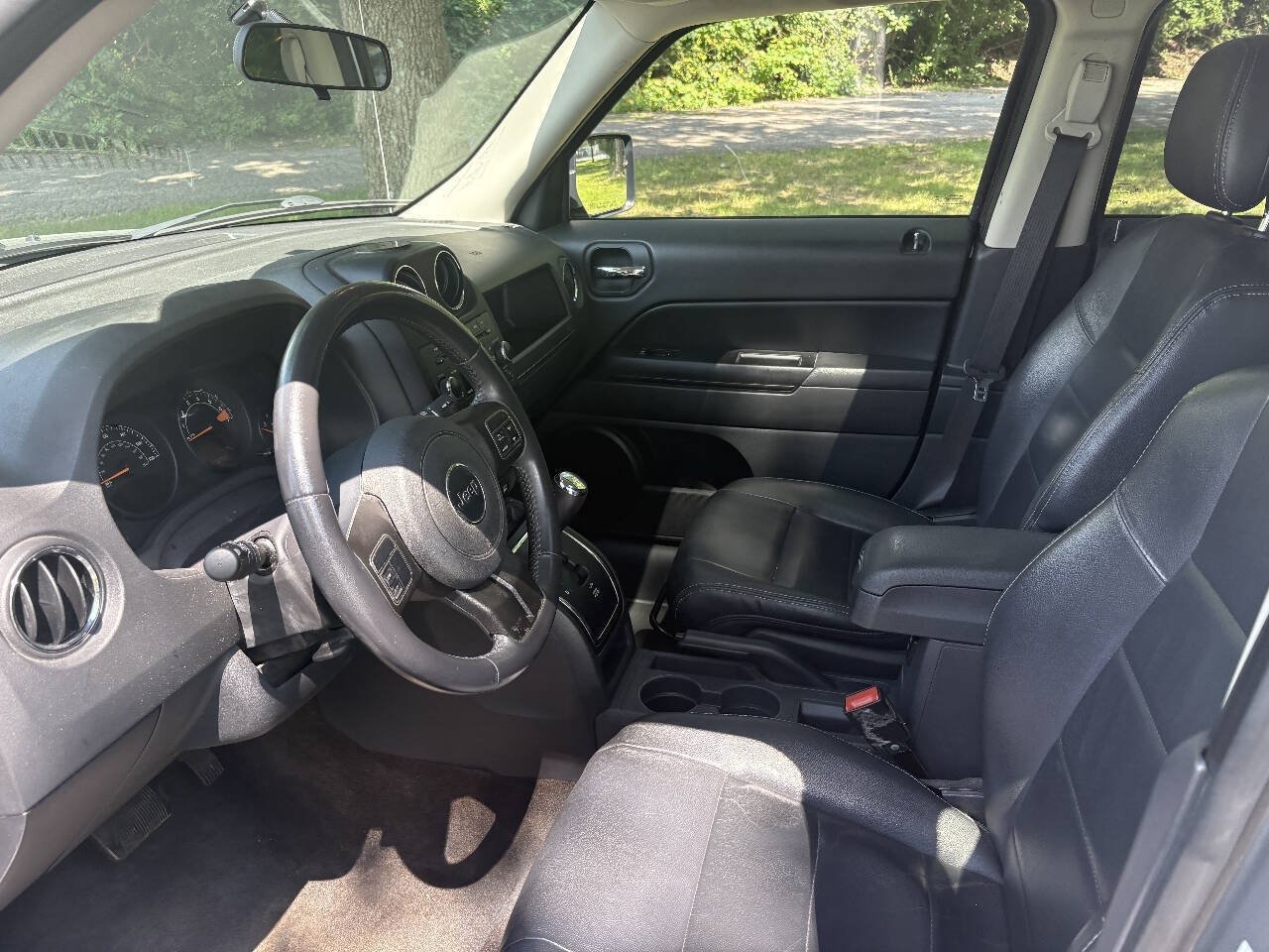 Used 2014 Jeep Patriot High Altitude FWD image 25