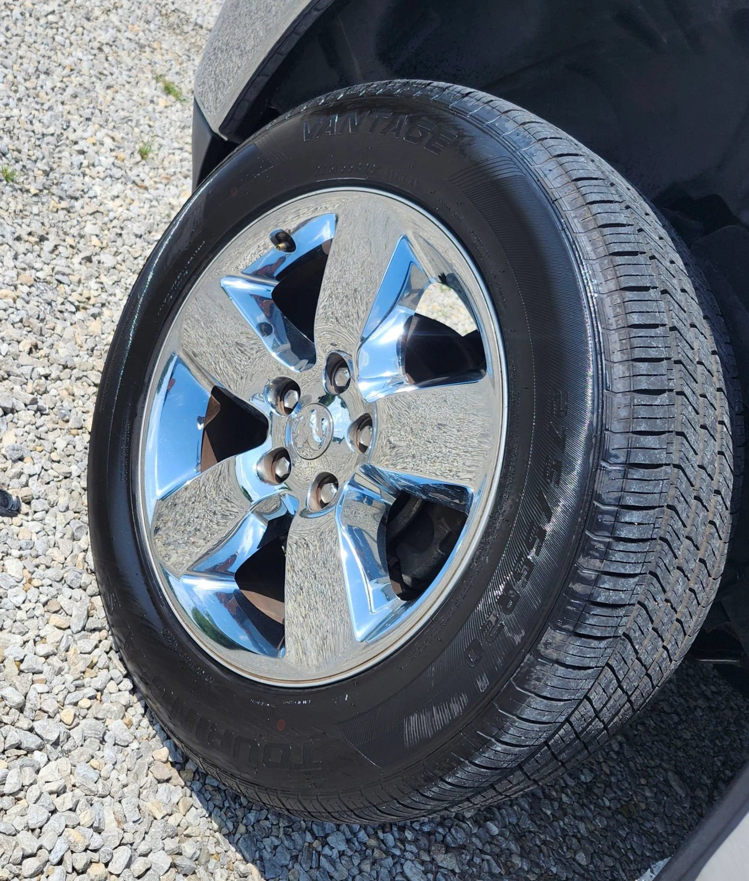 Used 2018 RAM 1500 Classic SLT AWD/4WD image 4